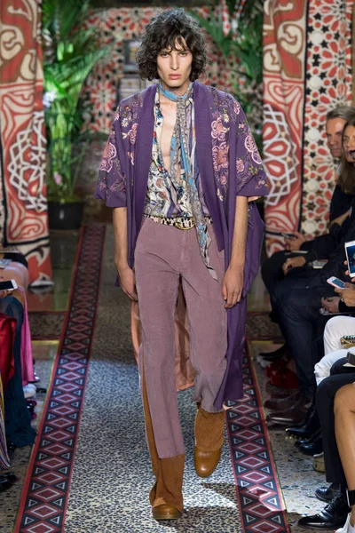 Look 35